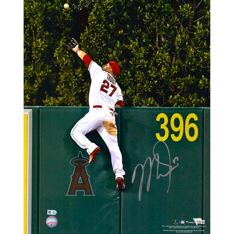 Mike Trout Los Angeles Angels Fanatics Authentic Autographed 16" x 20" Home Run Robbing Catch Photograph