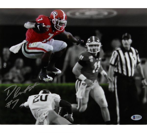 D’Andre Swift Signed Georgia Bulldogs Unframed 11×14 NCAA Photo – Spotlight
